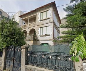 House  Simancas. Chalet en bouzas  elegancia y comodidad a pocos pasos de la play