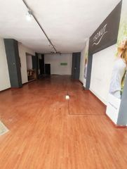 Lloguer Local Comercial  Rúa de barcelona,. Amplio local comercial