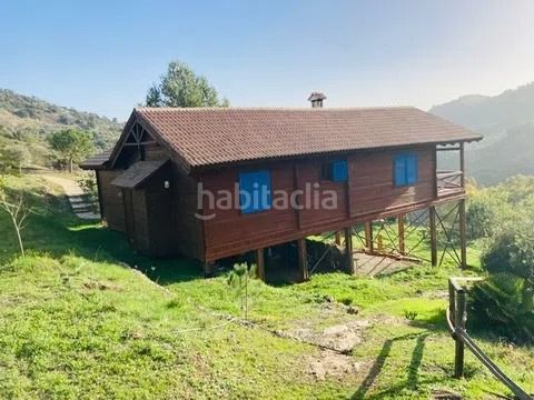 Foto 2002deb0-ad36-4a84-aac5-834d9d294153. Masia amb xemeneia a Tolox