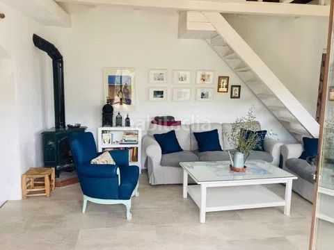 Foto 5fcf6135-4b7a-46bd-88a5-40714f65dd1c. Masia amb xemeneia a Tolox