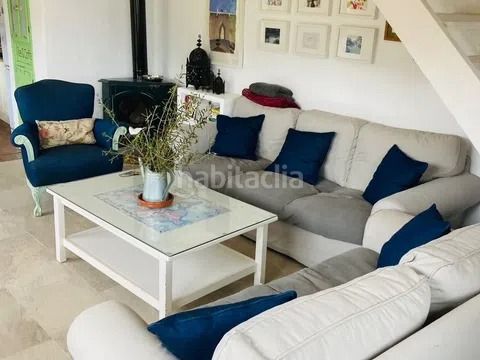 Foto 7d95882a-be51-41c2-96e6-e45649e0c0e7. Masia amb xemeneia a Tolox