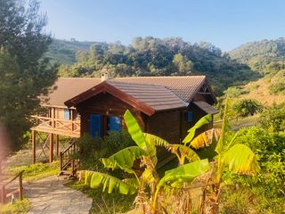 Country house in Tolox. Finca rústica en venta