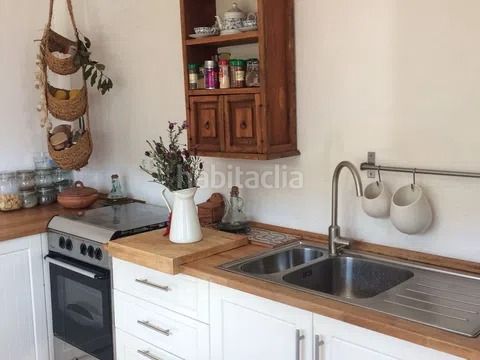 Foto d321a3ed-c0e9-4b84-a94b-e7a1e616ac16. Masia amb xemeneia a Tolox