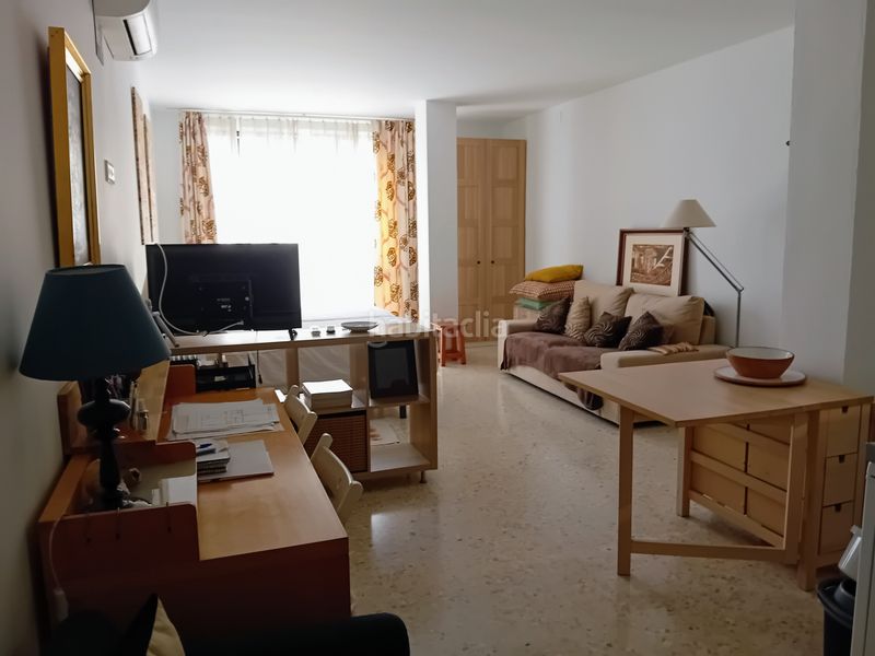 Foto 2fbebaeb-f8cf-4cfa-a5e0-5a7c8b86dad8. Casa aparellada amb aparcament piscina a El Molinillo - Capuchinos Málaga