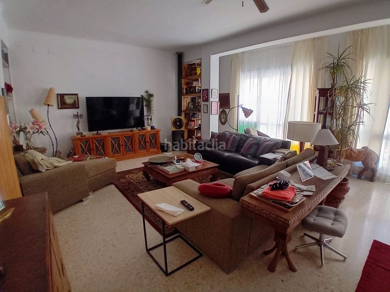 Foto 4282e130-ac7b-4308-bc2b-88107be3090d. Casa aparellada amb aparcament piscina a El Molinillo - Capuchinos Málaga