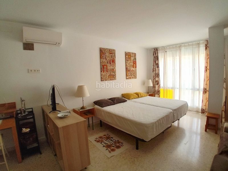 Foto d753f08a-8f30-428d-b077-01ea80217f4a. Casa aparellada amb aparcament piscina a El Molinillo - Capuchinos Málaga