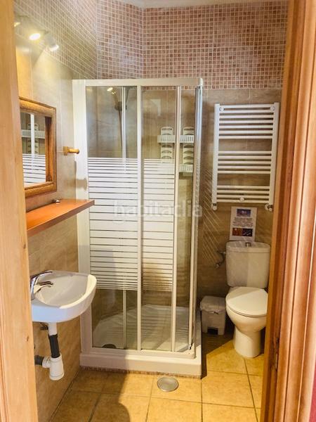 Foto 4758369d-d7e7-406c-bf06-ccbb6faa729e. Edifici amb piscina a Alozaina