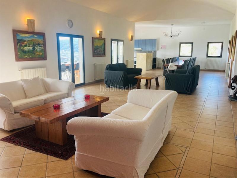 Foto 50643d76-6501-4207-be48-52e2c64960ac. Edifici amb piscina a Alozaina