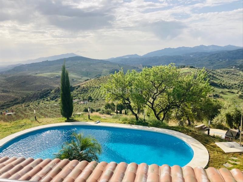 Foto 58e3ade9-172e-40fa-8f2a-a2a34447ec0f. Edifici amb piscina a Alozaina