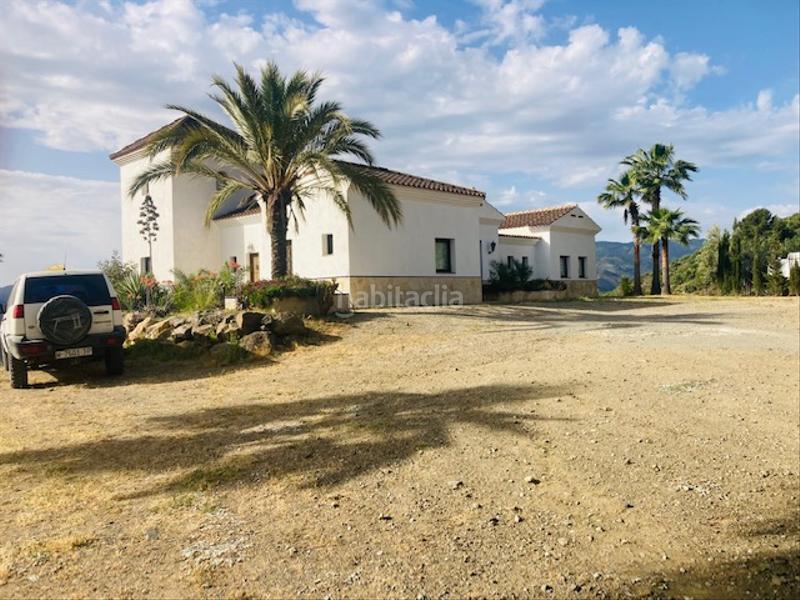 Foto 8c72cc53-aafc-4b82-82ef-a6d893398843. Edifici amb piscina a Alozaina