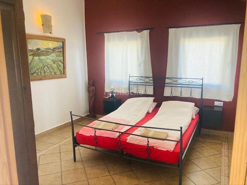 Foto a8841304-8090-4882-8f56-31d62931339a. Edifici amb piscina a Alozaina