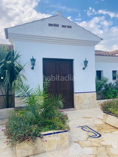 Foto d27041fd-abba-41c7-8056-a08010e4f326. Edifici amb piscina a Alozaina