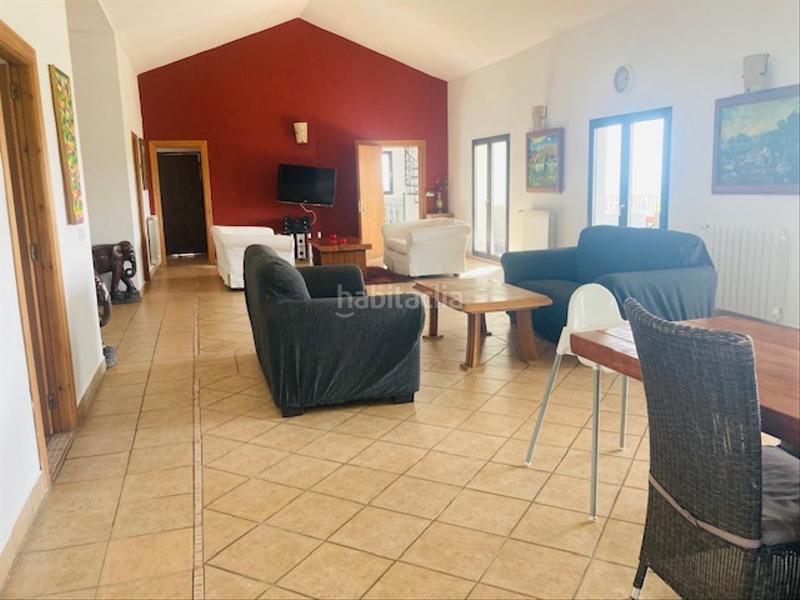 Foto e16e5598-98aa-49a5-baf1-cd61ea5403ce. Edifici amb piscina a Alozaina