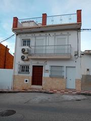 Casa adossada a Alozaina. Fantástico adosado en la sierra de las nieves