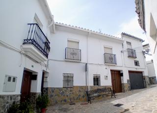 Casa adossada a Yunquera. Casa adosada en la sierra de las nieves, yunquera