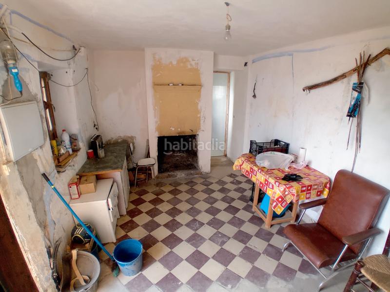 Foto bd312b16-c52a-4fd6-bb18-a90c295eac3a. Casa amb aparcament a Guaro