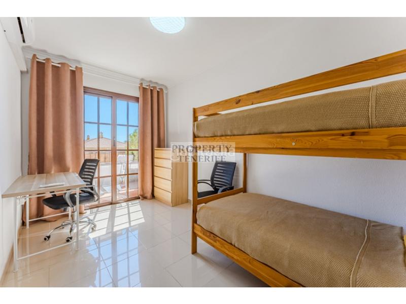 Foto 70ca153c-efda-4f4f-8e92-fd2a95e19430. Apartment with pool in Costa del Silencio Arona