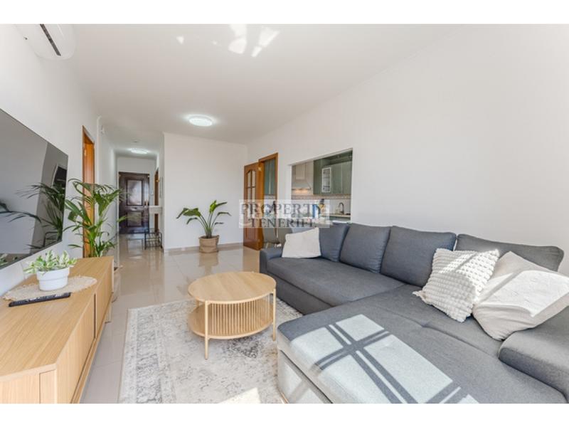 Foto f85a3642-9370-4a5e-b1a3-ed95ae680447. Apartment with pool in Costa del Silencio Arona