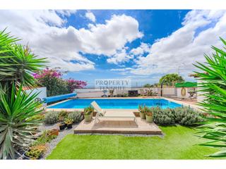 Haus in Granadilla de Abona ciudad. Estupenda casa con piscina ubicada en granadilla de abona