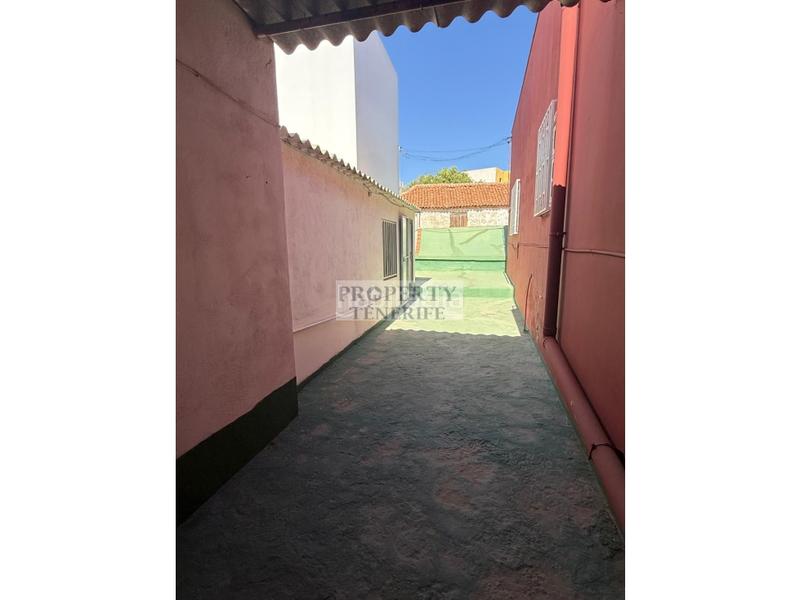 Foto 3c44b48f-ff1c-4edb-9544-138d53f5a92e. Casa a Arona pueblo Arona