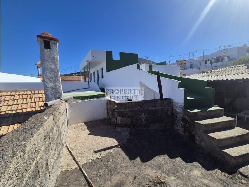 Foto e1574927-cbeb-4481-86f9-af25d7faec2e. House in Santiago del Teide pueblo Santiago del Teide