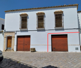 Appartement à Carmona. Casa en casco antiguo con cochera solo una puerta de cochera