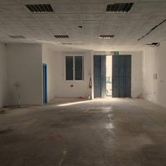 Parking voiture à Carmona. En venta cochera de 135m2 con planos de piso para construir