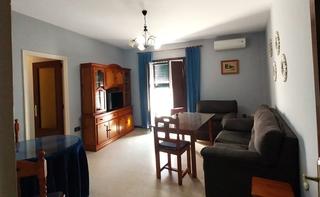 Miete Etagenwohnung in Carmona. Piso de 3 dormitorios en alquiler