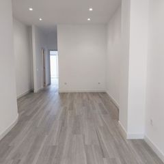 Pis a Barrio del Nervión. Piso planta baja con patio a estrenar en sevilla, 2 habitaciones