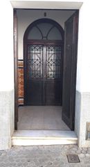 Casa a Carmona. Casa de 2 plantas con amplia cochera en el real