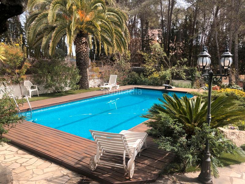 Foto 3d17e474-7b98-49c5-83da-4eff71e9ccea. Xalet amb xemeneia calefacció aparcament piscina a Vallirana