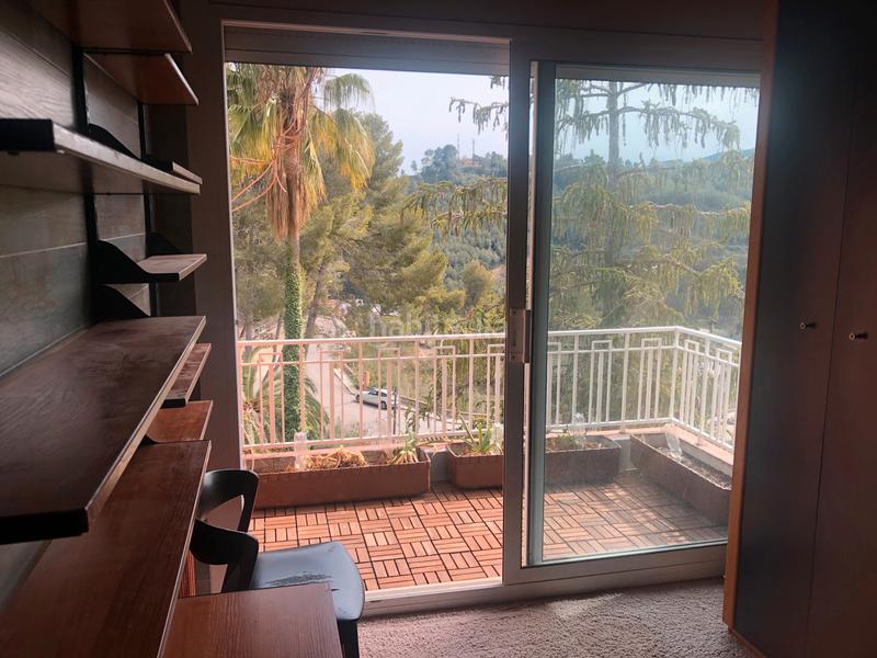 Foto 5a6dbdcd-6250-4947-8a5a-d73b98cf2428. Xalet amb xemeneia calefacció aparcament piscina a Vallirana