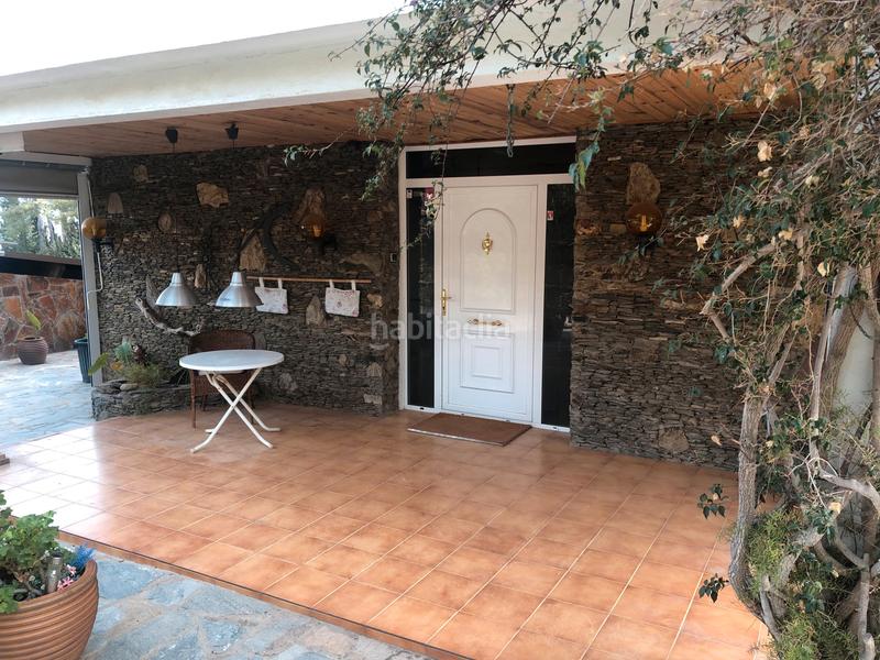 Foto a68b70ef-93ef-4877-9bb4-87c545b066a8. Xalet amb xemeneia calefacció aparcament piscina a Vallirana