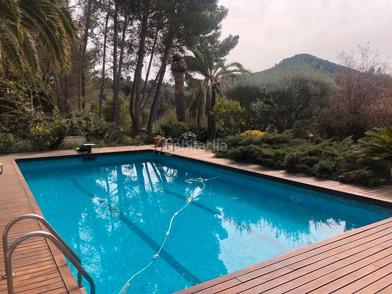 Foto b90cf57a-a658-48a8-b126-559c802ccce9. Xalet amb xemeneia calefacció aparcament piscina a Vallirana
