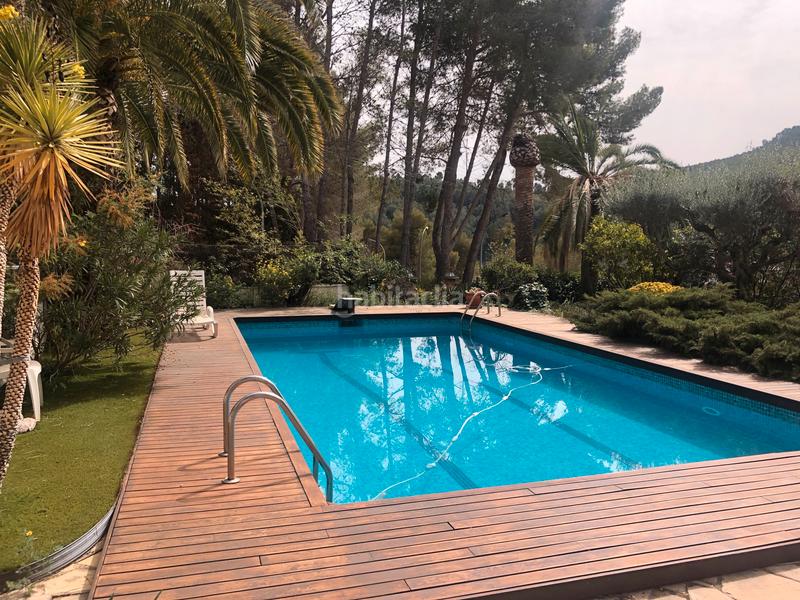 Foto bcc27da0-4776-43e0-83b0-c8630823e2fb. Xalet amb xemeneia calefacció aparcament piscina a Vallirana