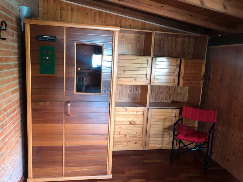 Foto e5e6895e-bf16-49c6-bec3-b59b9a190a26. Xalet amb xemeneia calefacció aparcament piscina a Vallirana