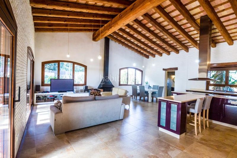 Foto b6558514-31e4-48ea-a89d-d537e6dd5471. Xalet amb calefacció aparcament a Mont-ras