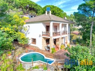 Casa a Mas Trempat-Sant Aman-Casa Nova. Casa aislada con 6 habitaciones, urbanizacin casa nova