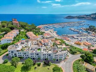 Appartement in De llevant 21. Ático con gran terraza y piscina a 5 min de la playa