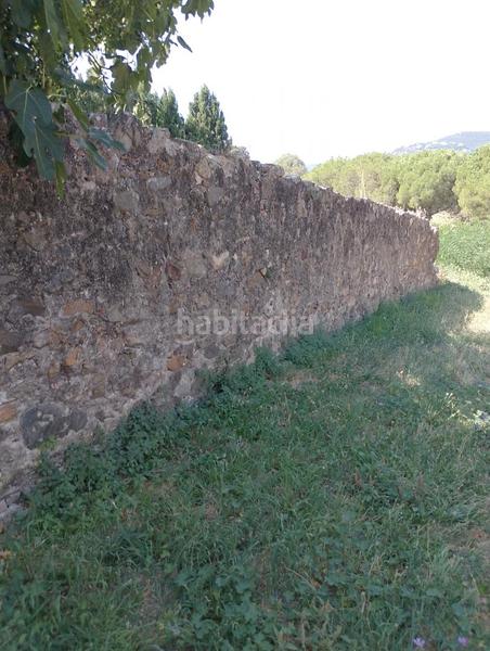Foto 65683f17-abf1-4f8b-aa13-90325e33a113. Masía en passeig de l'arbreda 5 casa en el centro construida en gran parcela en Calonge