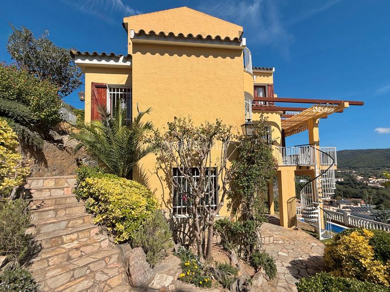 Foto cfabe71c-b748-41a6-acfb-749fbb5358f3. Chalet dans carrer del berguedà 32 dans Cabanyes-Mas Ambrós-Mas Pallí Calonge