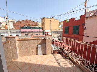 Appartamento in Carrer de santa magdalena 171. Piso con muchas posibilidades en sant feliu de guíxols, cerca de