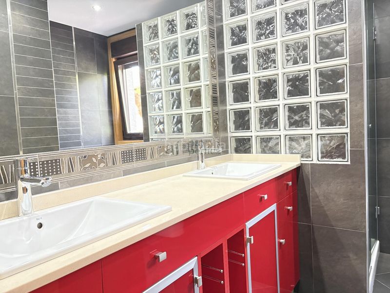 Foto 17ec03e9-1058-46dd-bb7c-d3e7161c25f3. Chalet  en Coruxo - Oia - Saiáns Vigo