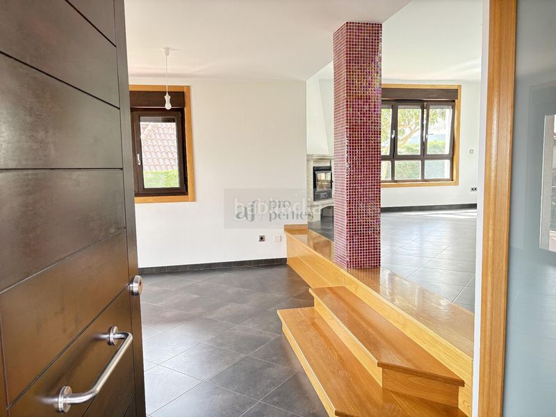 Foto 95464fb3-63f1-45b7-80ad-442b93545304. Chalet  en Coruxo - Oia - Saiáns Vigo