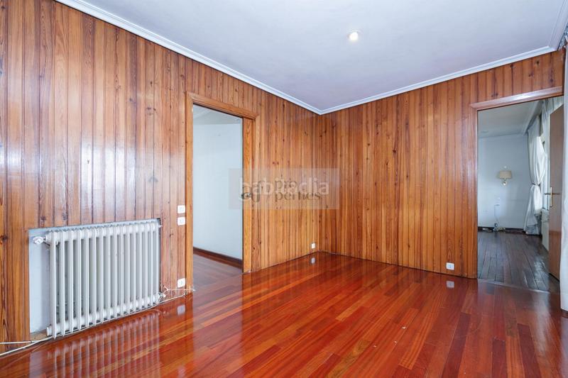 Foto 2ac8c63b-b213-4eb2-be40-06dceb448962. Àtic amb calefacció aparcament a Camelias - Pi y Margall Vigo