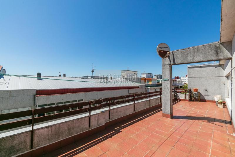 Foto 5c1d479c-857a-430d-ba28-7d3da4b1f929. Àtic amb calefacció aparcament a Camelias - Pi y Margall Vigo