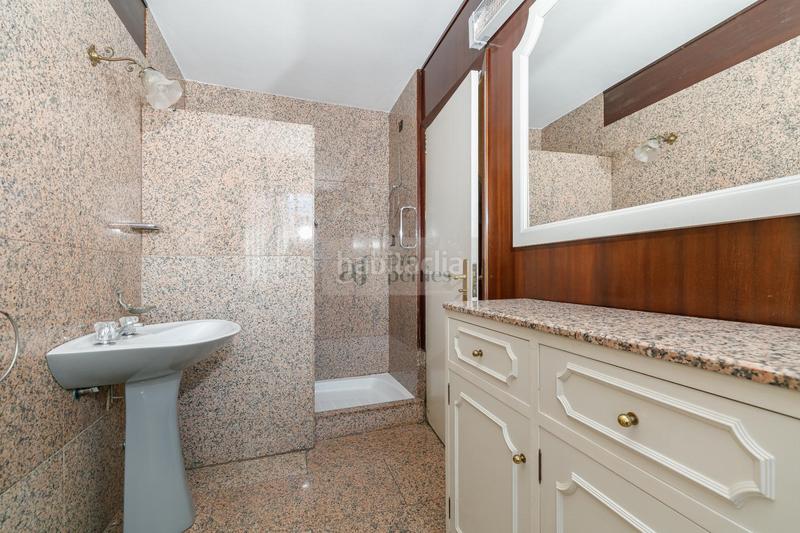 Foto d2b56150-d595-410f-9c00-bfdc42b82d3e. Àtic amb calefacció aparcament a Camelias - Pi y Margall Vigo