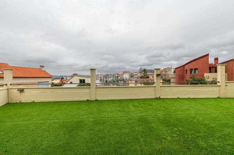 Foto 3883a505-67f3-4be3-9e27-153040f9cd15. Chalet  en Comesaña - Matamá Vigo