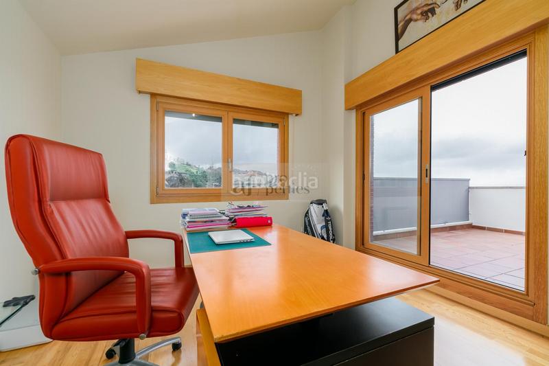 Foto 5cb7e879-31c2-4375-a336-c6c2ede1c907. Chalet  en Comesaña - Matamá Vigo