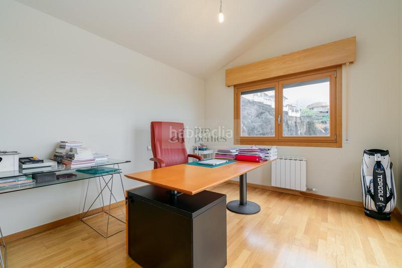 Foto 8a465619-696c-4ac9-9494-90239b0aabad. Chalet  en Comesaña - Matamá Vigo